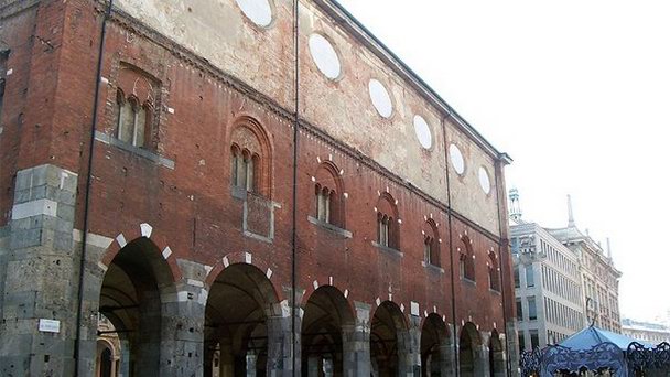 Палаццо делла Раджоне в Милане Палаццо делла Раджоне в Милане