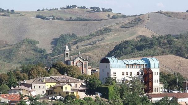 Город-замок Фаэтано в Сан-Марино Город-замок Фаэтано в Сан-Марино