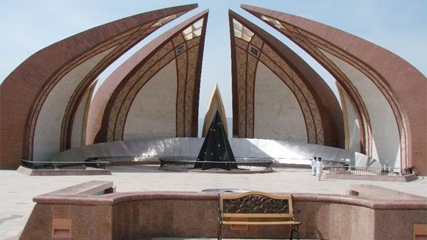 Пакистанский монумент в Исламабаде