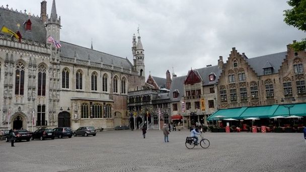 Площадь Де Бург в Брюгге