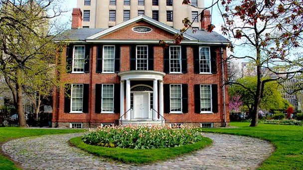 Музей Кэмпбелл Хаус в Торонто