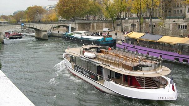 Река Сена в Париже