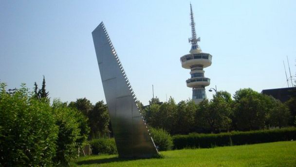 Скульптура «Пила» в Салониках