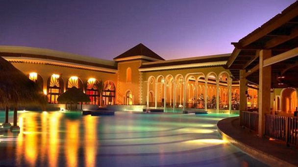 Торговый центр Palma Real Shopping Village в Пунта Кана