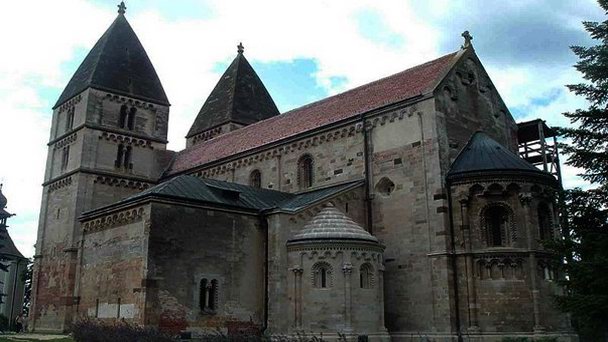Церковь бенедиктинского аббатства в Яке в Южно-Задунайском крае Церковь бенедиктинского аббатства в Яке в Южно-Задунайском крае