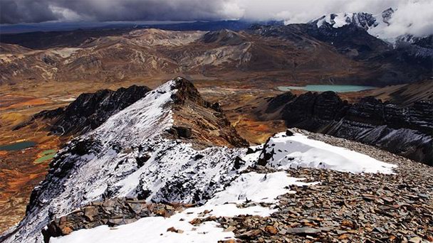 Хребет Чакалтайя в Ла Пасе Хребет Чакалтайя в Ла Пасе