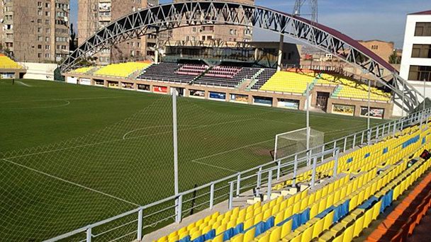 Стадион «Мика» в Ереване