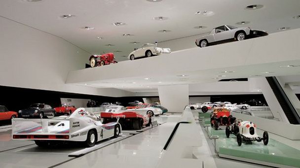 Музей мотоциклов и автомобилей в Сан-Мартине