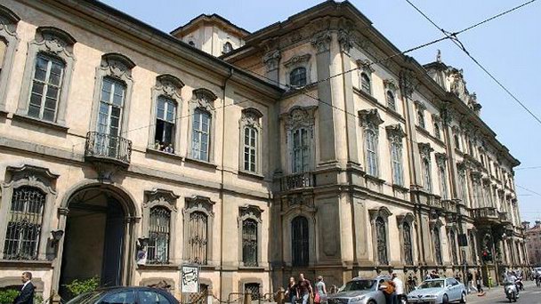 Дворец Литта в Милане Дворец Литта в Милане