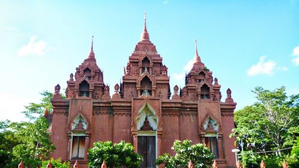 Храм Ват Кхао Ангхан в Прачинбури