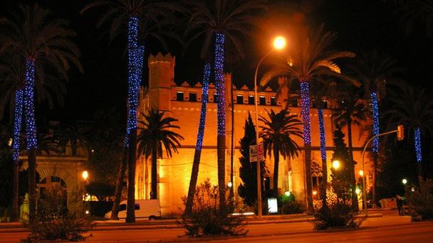 Здание Ла Лонха на Мальорке