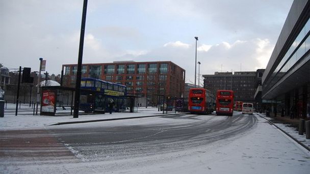 Автовокзал Manchester Piccadilly в Англии