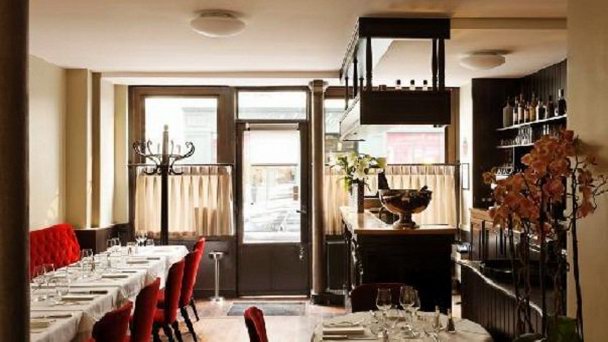 Ресторан Auberge du Champ de Mars в Париже