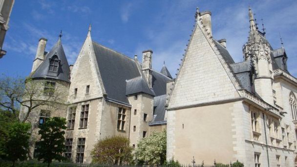 Дворец Жака Кера в Долине Луары