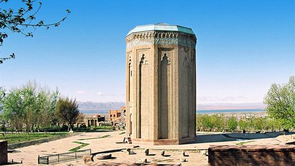 Мавзолей Момине хатун в Нахичевани