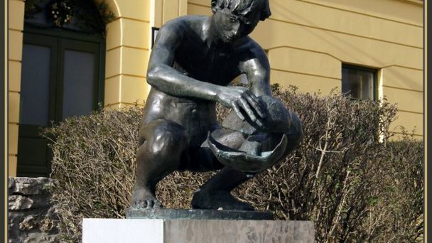 Скульптура Наше прошлое в Тапольце