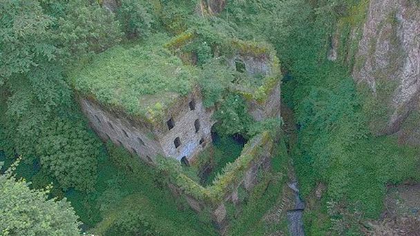 Заброшенная мельница 1866 года в Сорренто Заброшенная мельница 1866 года в Сорренто