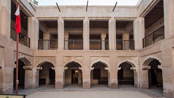 Здание школы ал-Ахмадия в Дубае