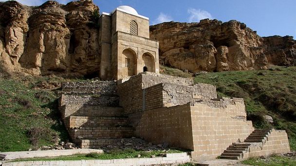 Мавзолей Дири Баба в Шемахе