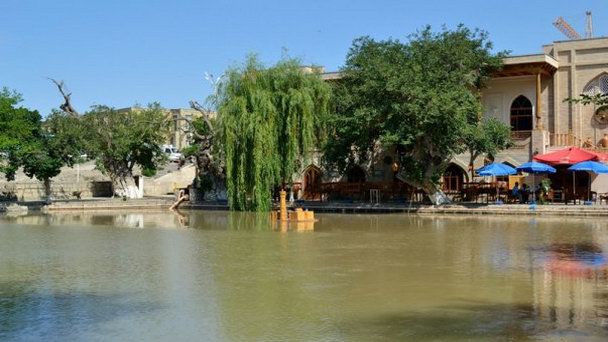 Площадь Ляби Хауз в Бухаре