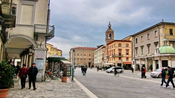 Римини.Палаццо Бриоли и Часовая башня