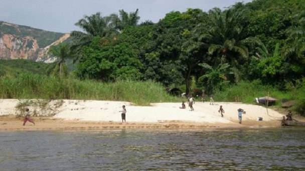 Деревня Мангенгембе в Киншасе