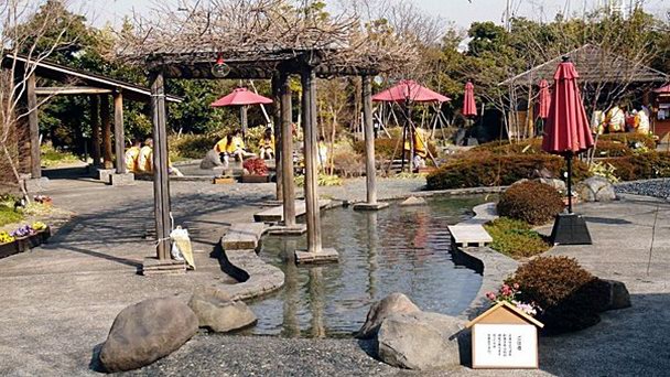 Комплекс горячих источников Оэдо Онсэн Моногатари в Токио Комплекс горячих источников Оэдо Онсэн Моногатари в Токио