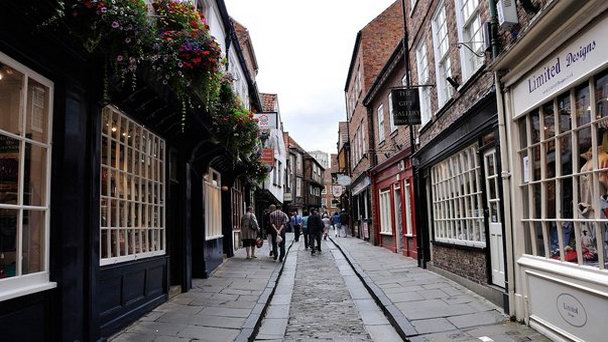 Улица Шемблз в Йорке в Англии