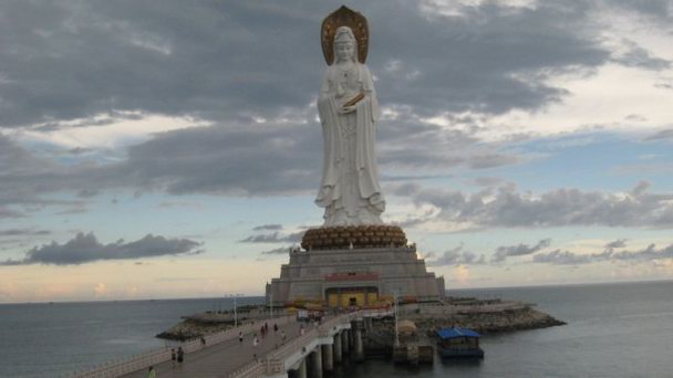 Богиня Милосердия Гуань Инь на Хайнане Богиня Милосердия Гуань Инь на Хайнане