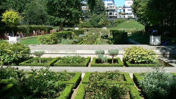 Парк Берси в Париже