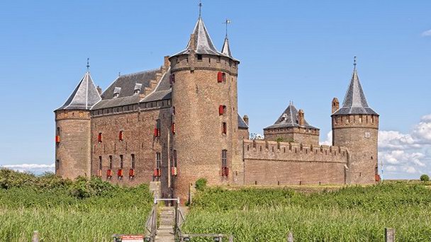 Замок Мёйдерслот в Харлеме