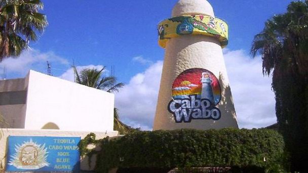 Ночной клуб Cabo Wabo Cantina в Лос-Кабосе