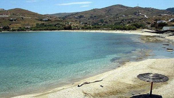 Пляж Отциас в Анависсосе Пляж Отциас в Анависсосе