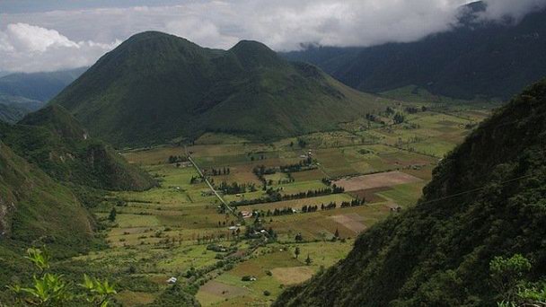 Вулкан Pululahua в Кито Вулкан Pululahua в Кито