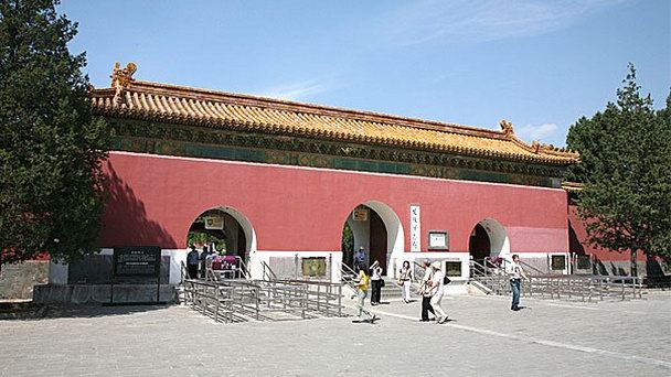 Дворец Динглинг в Пекине