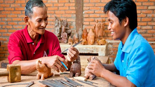 Школа ремесленников Ангкора в Сием Рипе Школа ремесленников Ангкора в Сием Рипе