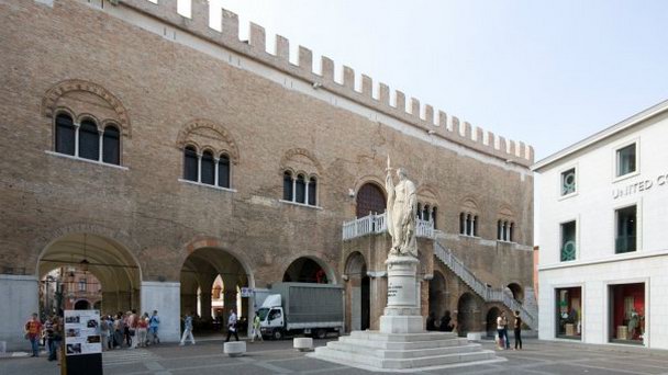 Памятник погибшим за Родину в Тревизо