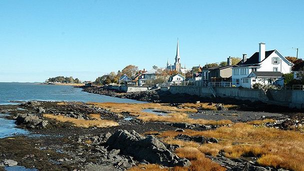 Город Нотр-Дам-дю-Портаж в Квебеке