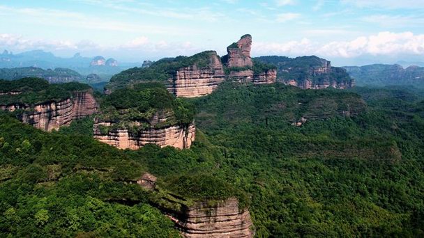 Гора Данхиа в Гуандуне