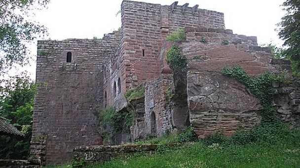 Замок Wasenbourg в Эльзасе