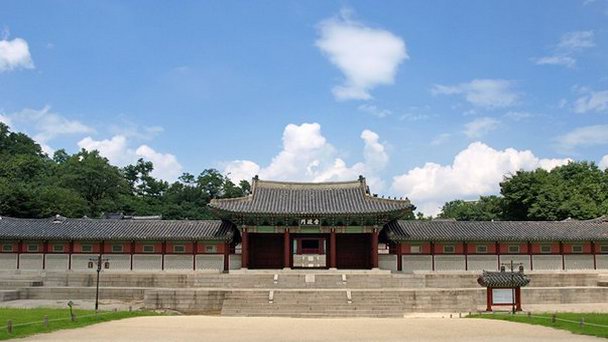 Дворец Кёнхигун в Сеуле Дворец Кёнхигун в Сеуле