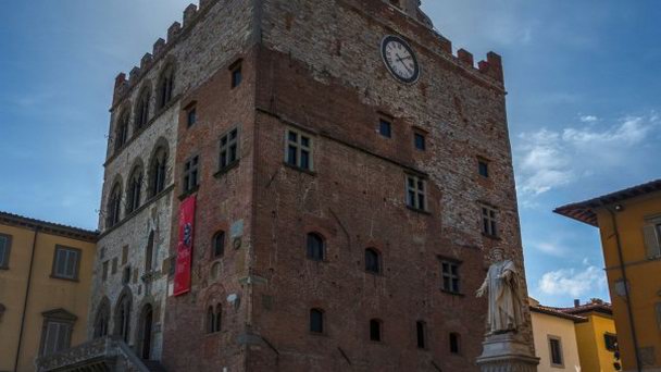 Дворец преторов (Palazzo Pretorio) в Тоскане