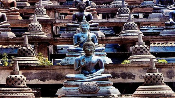 Храм Гангарамая в Коломбо