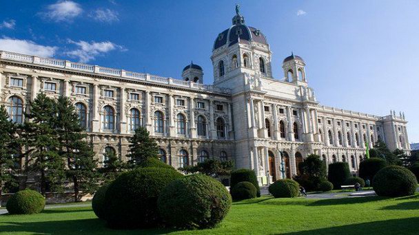 Площадь Марии-Терезии в Вене Площадь Марии-Терезии в Вене