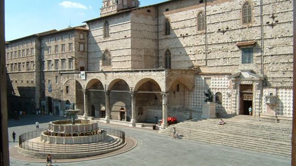 Дворец Palazzo Comunale в Умбрии