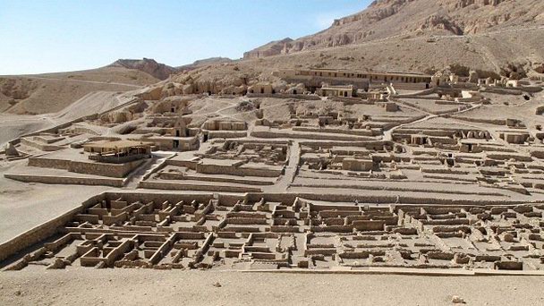 Древнее поселение Долина ремесленников Дейр-эль-Медина в Луксоре
