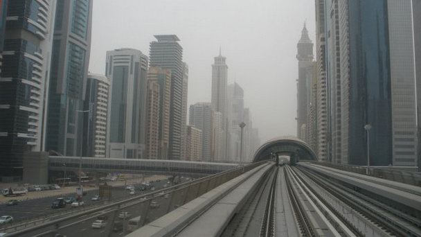 Sheikh Zayed Road в Дубае Sheikh Zayed Road в Дубае
