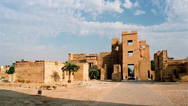 Мединет-Абу в Луксоре