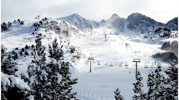 Канатная дорога Фуникамп в Андорре ла Велла