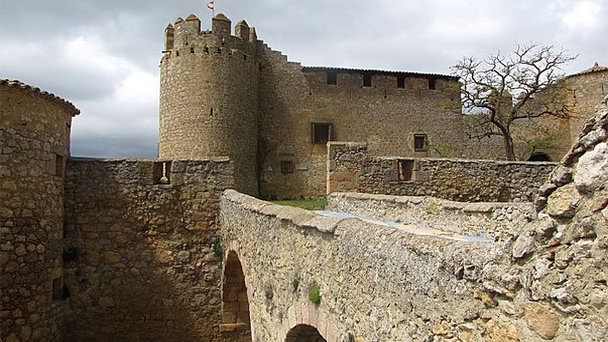 Замок Альменар в Сарагосе